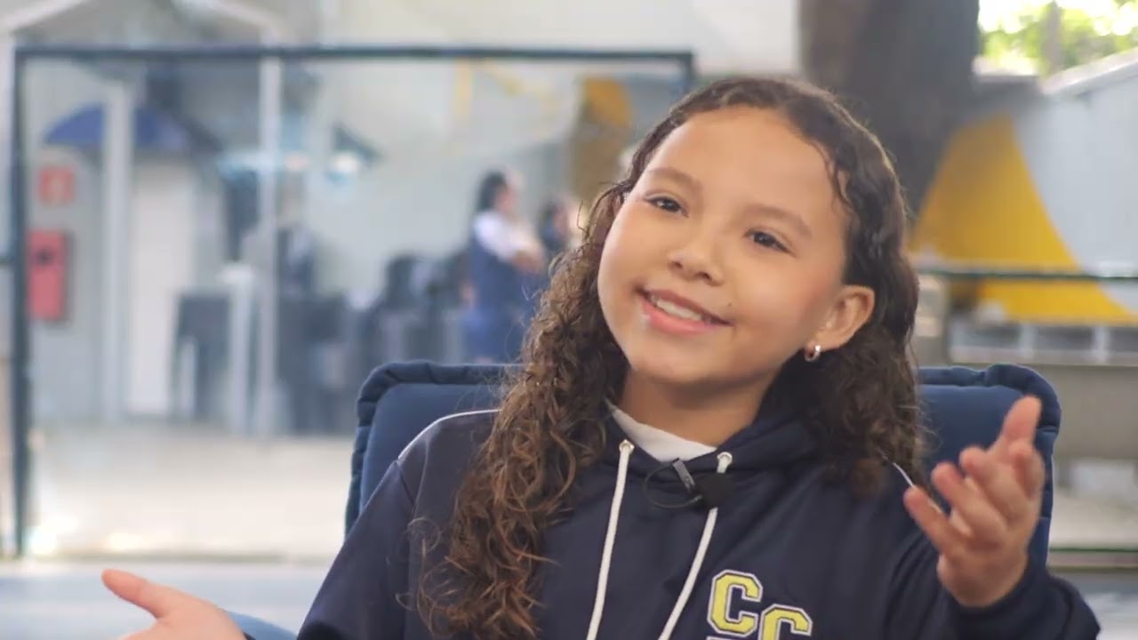 Carregar vídeo: Minha história no Efigênia Tobias